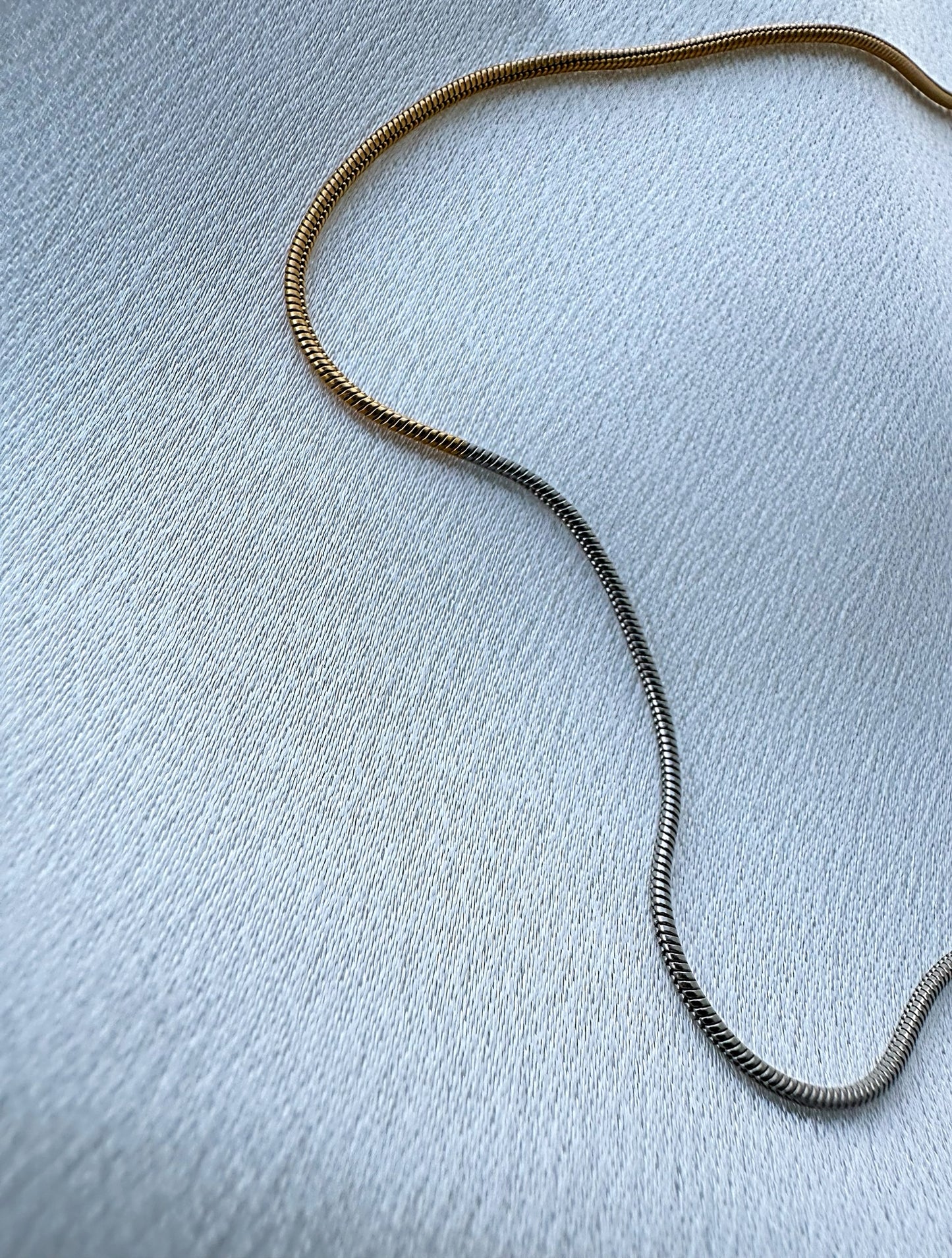 Bicolor Thin Chain